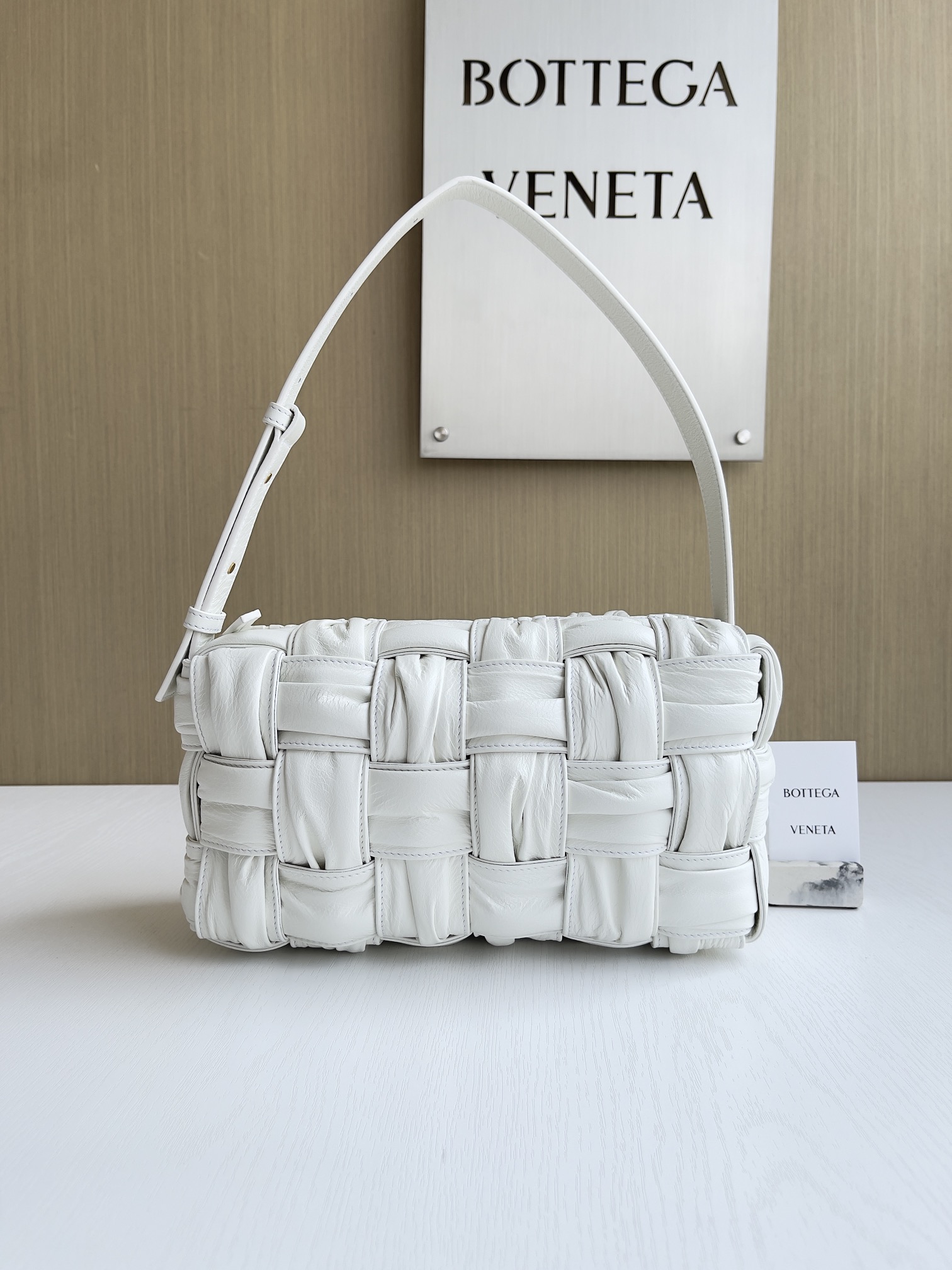 보테가베네타 Bottega Veneta Brick Cassette 717090