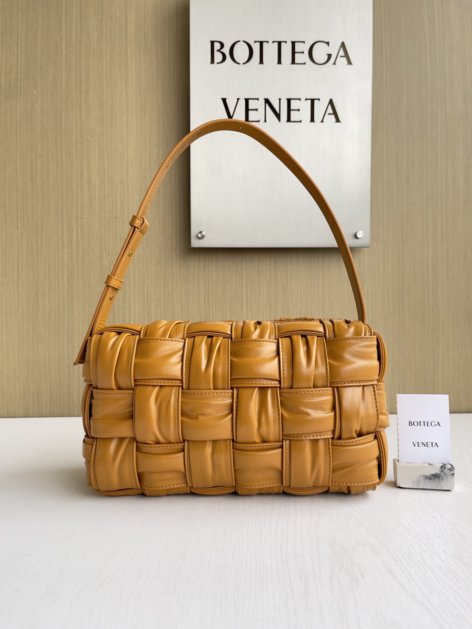 보테가베네타 Bottega Veneta Brick Cassette 717090