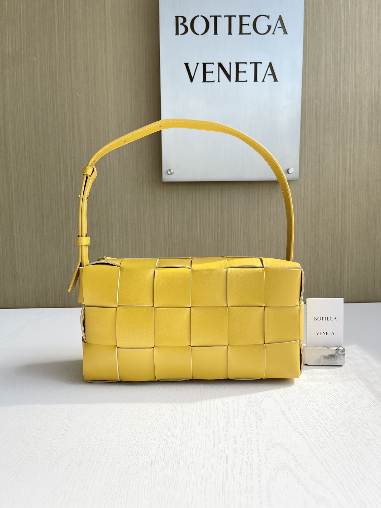 보테가베네타 Bottega Veneta Brick Cassette 709360