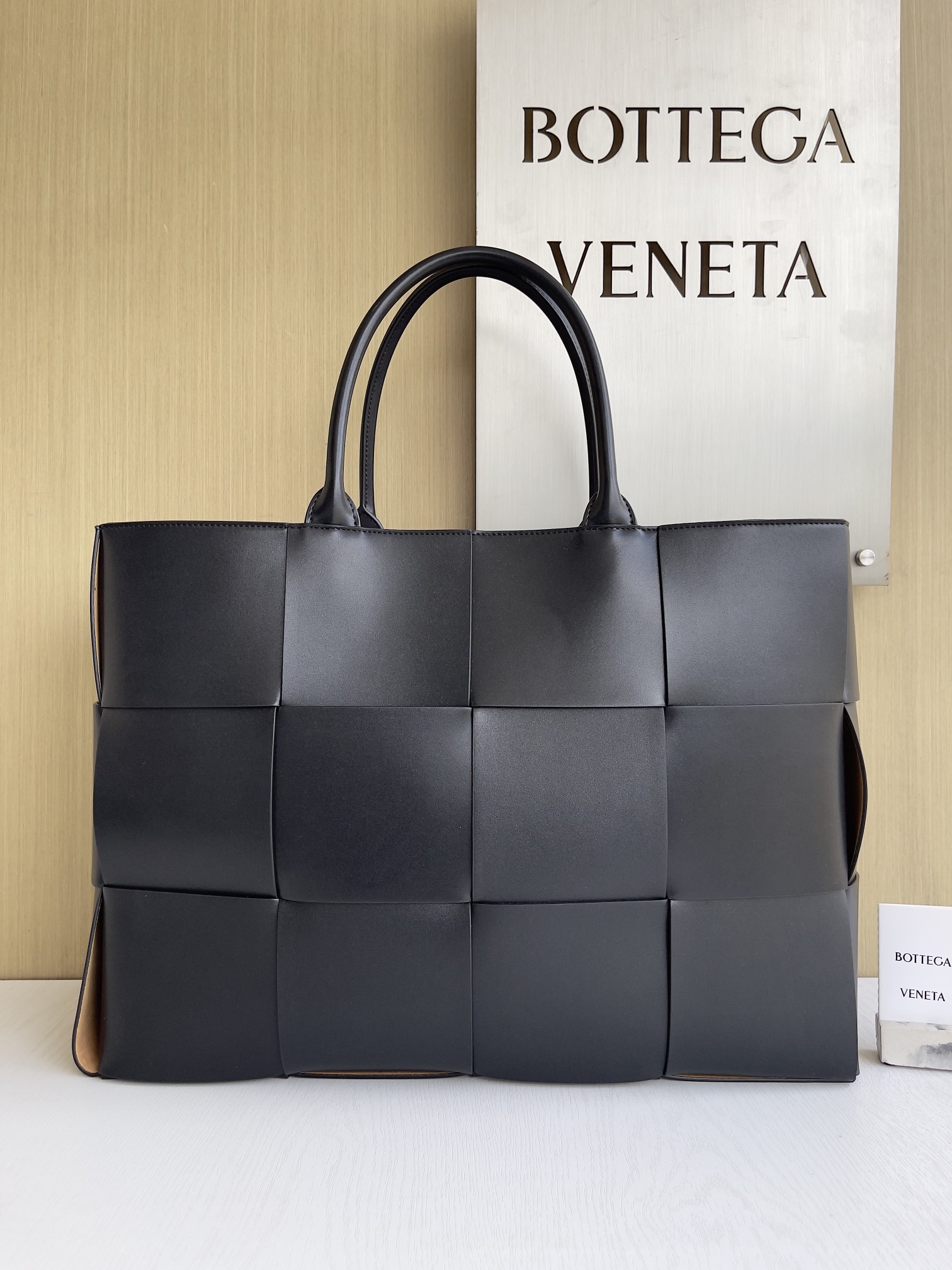 보테가 베네타 Bottega Veneta 680165 Arco Tote 47cm