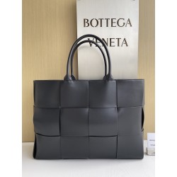 보테가베네타 Bottega Veneta Arco Tote 토트 백 680165