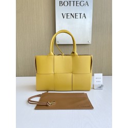 보테가베네타 Bottega Veneta Arco Tote 토트 백 652867