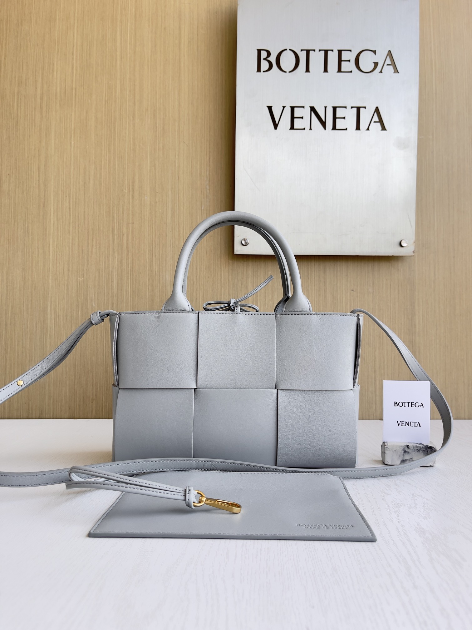 보테가베네타 Bottega Veneta Mini Arco Tote 토트 백 709337