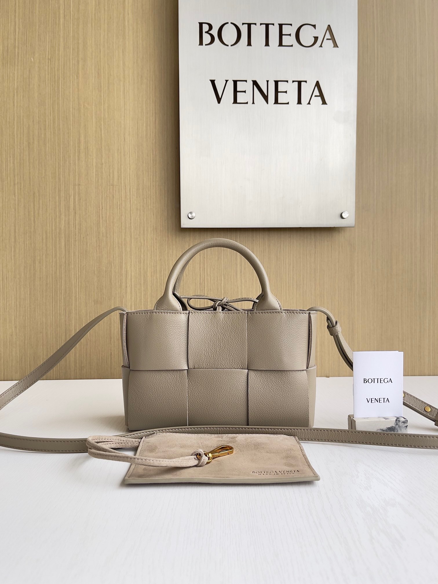 보테가베네타 Bottega Veneta Candy Arco 토트 백 729029