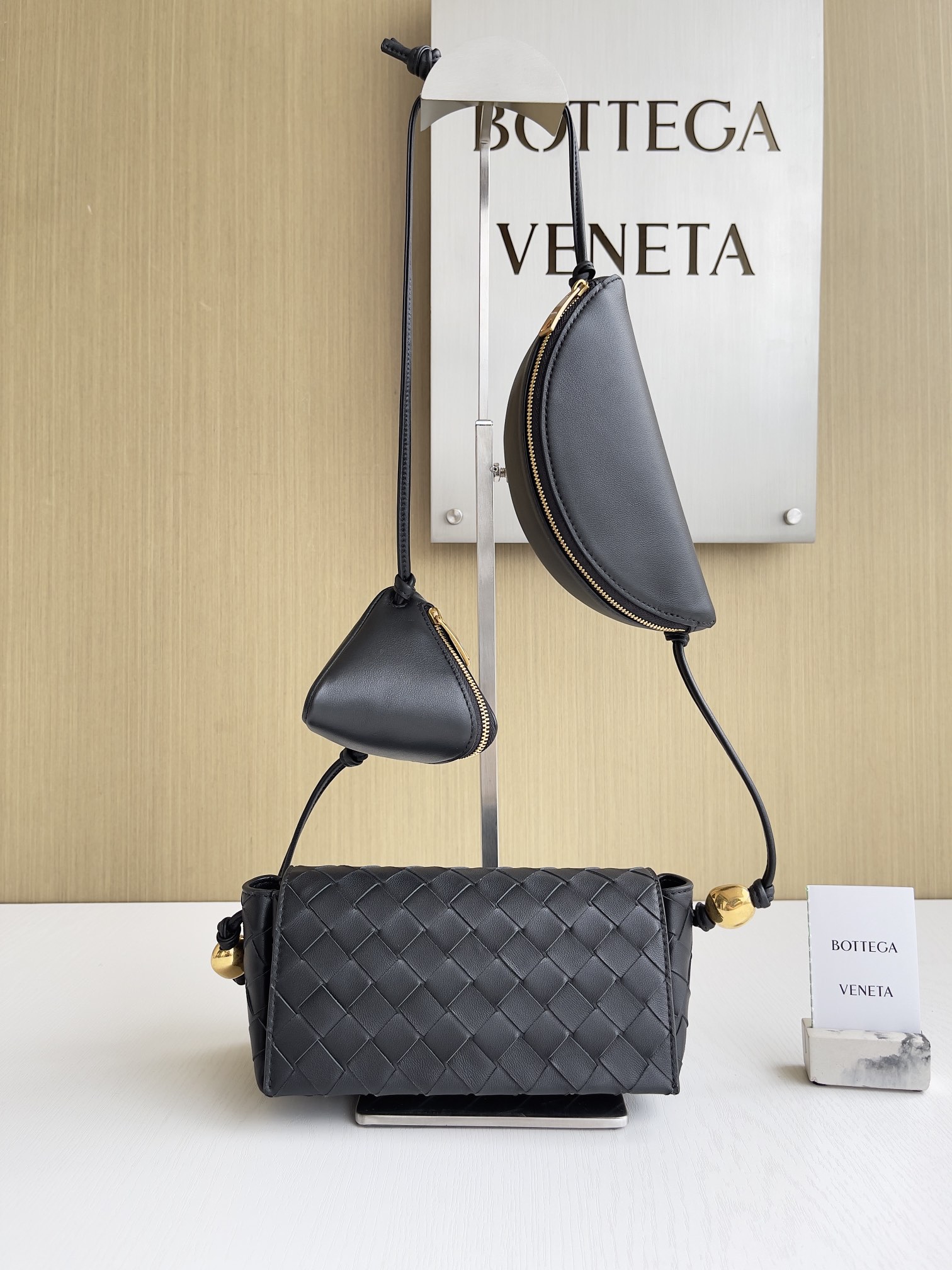 보테가베네타 Bottega Veneta Pouch On Strap 717429