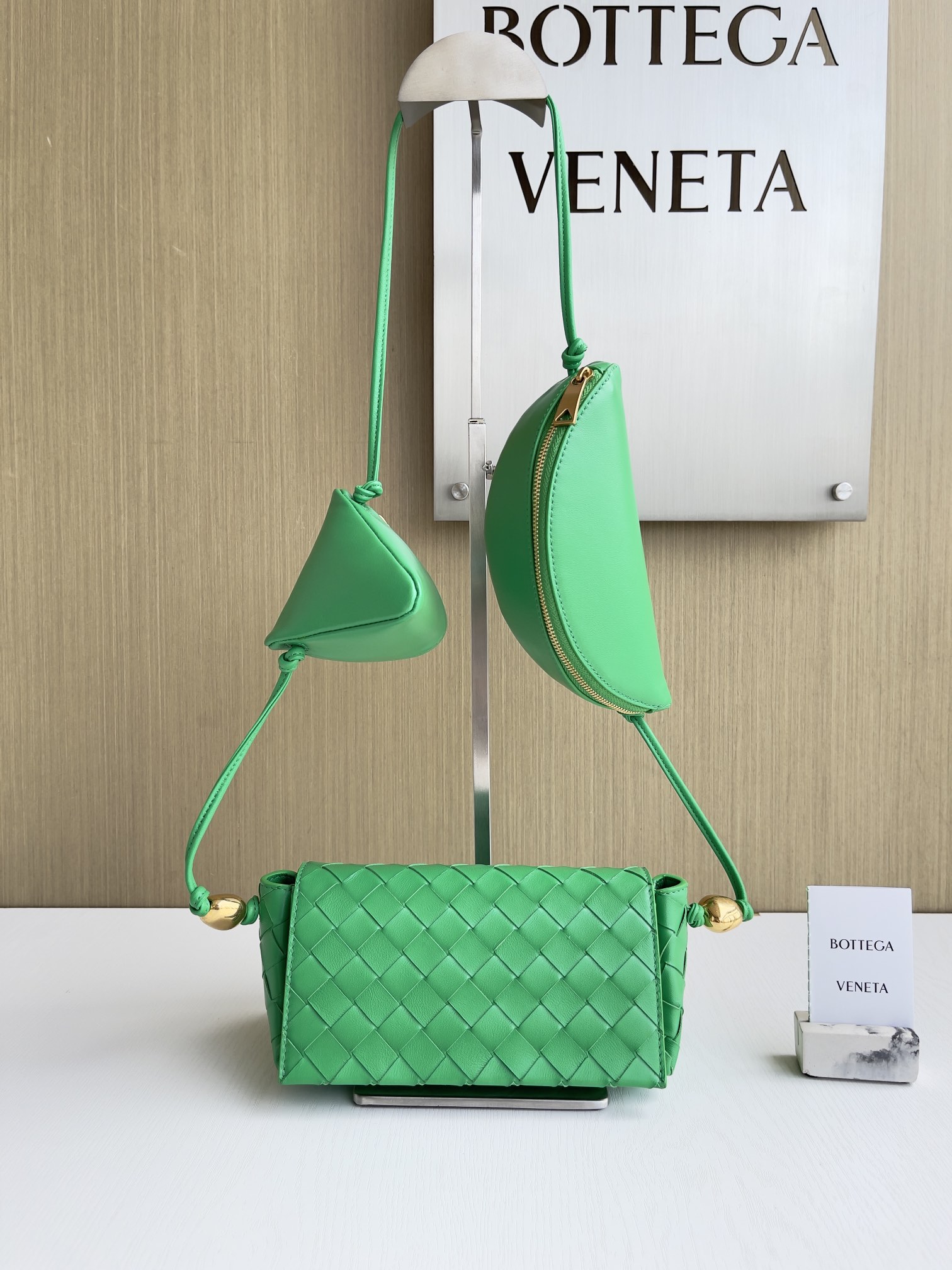 보테가베네타 Bottega Veneta Pouch On Strap 717429