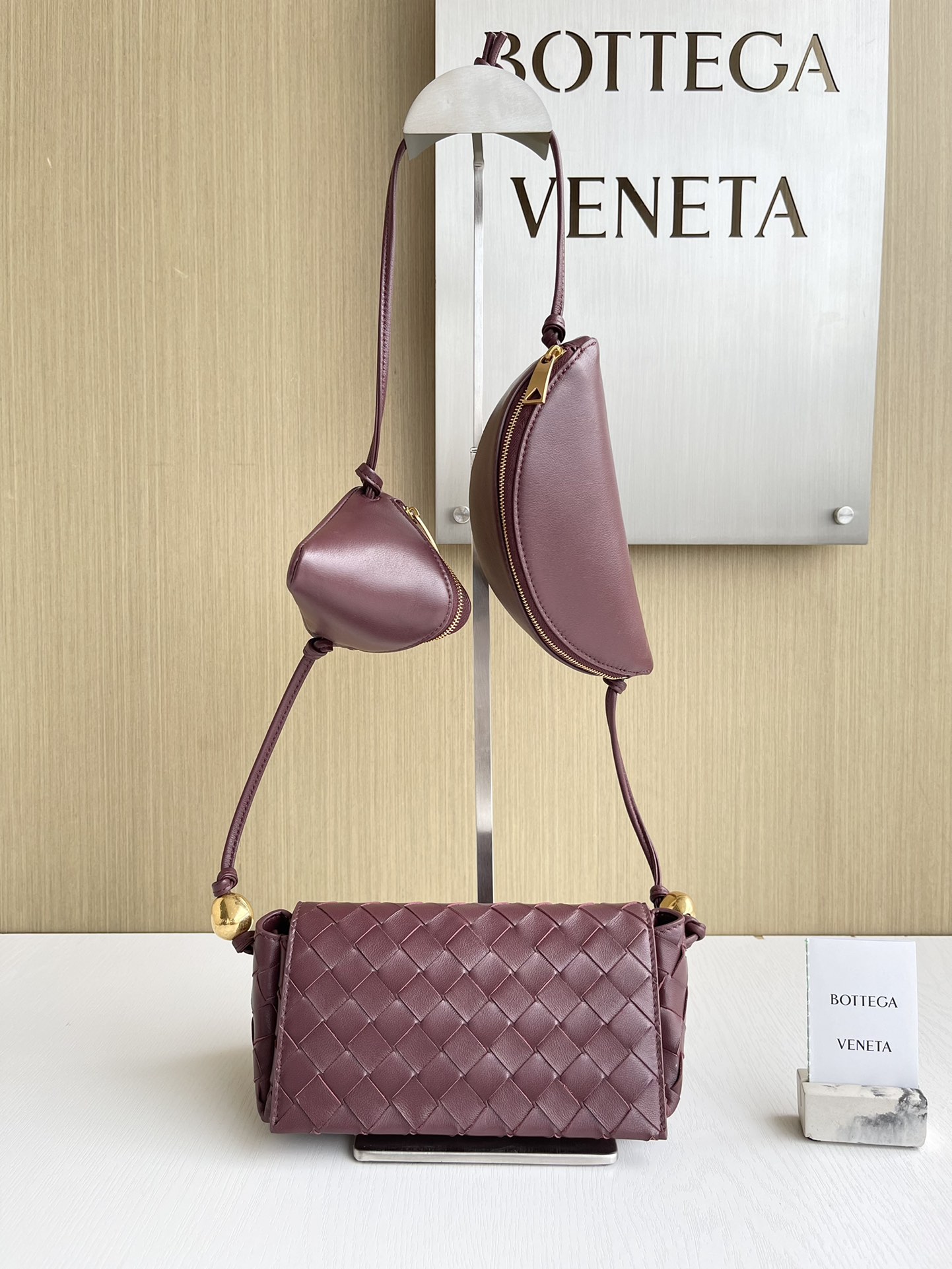 보테가베네타 Bottega Veneta Pouch On Strap 717429