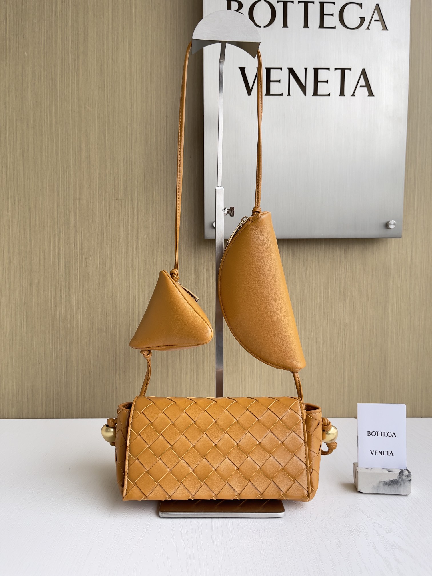 보테가베네타 Bottega Veneta Pouch On Strap 717429