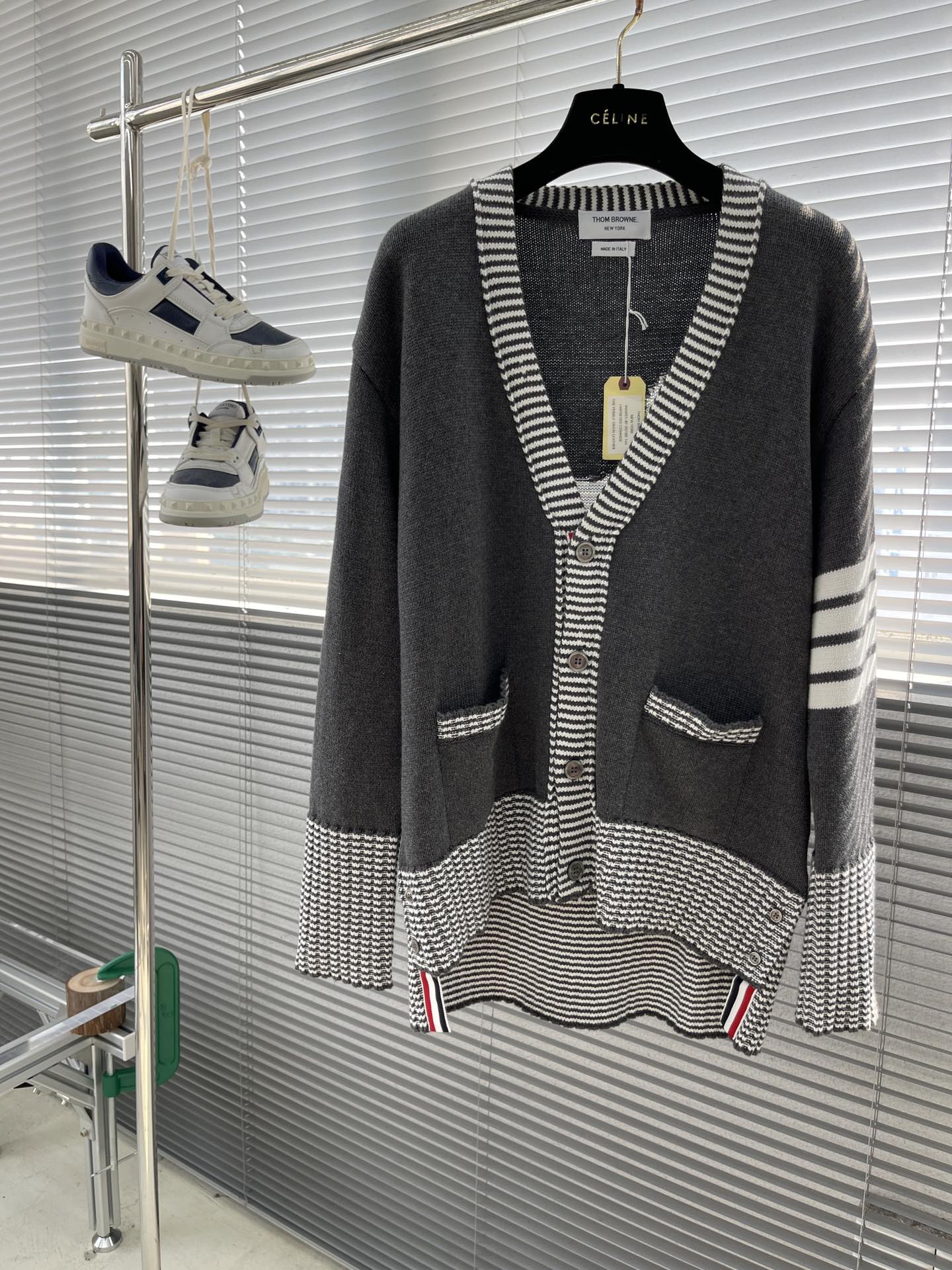 톰브라운 Thom Browne 가디건