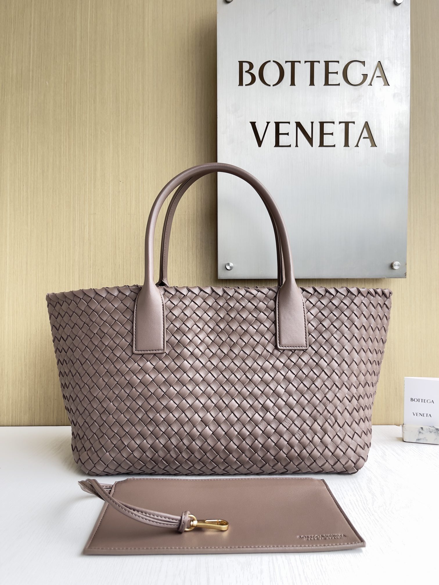 보테가베네타 Bottega Veneta Cabat 608810