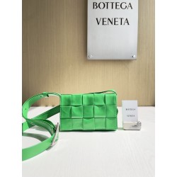 보테가베네타 Bottega Veneta Cassette 크로스 백 717587