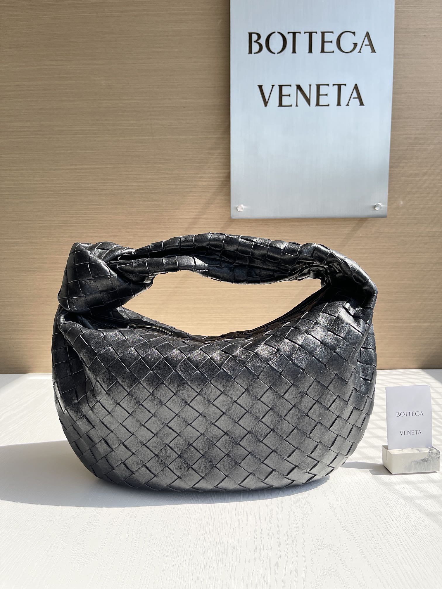 보테가베네타 Bottega Veneta Teen Jodie 탑 핸들백 690225