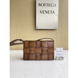 보테가베네타 Bottega Veneta Cassette 크로스 백 708768