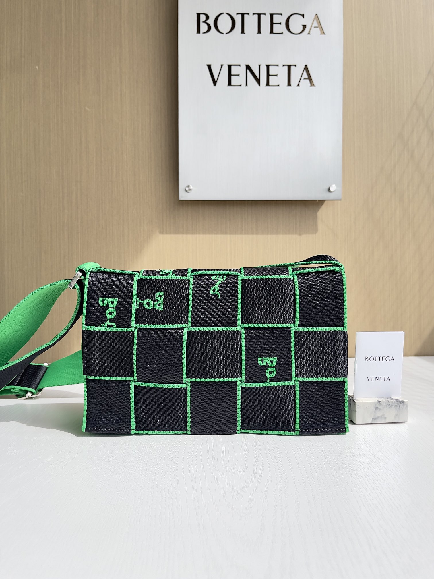 보테가베네타 Bottega Veneta 크로스 백 680513