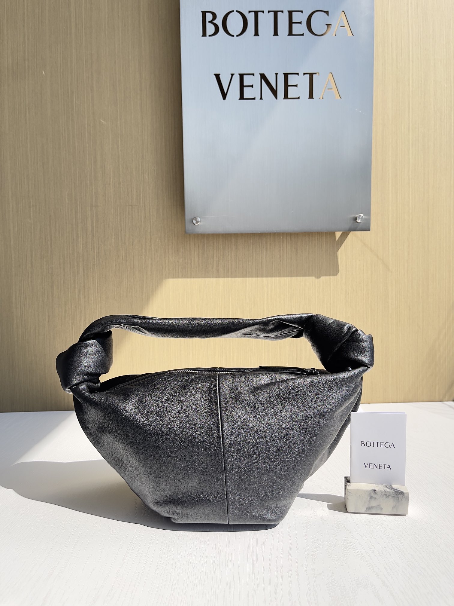 보테가베네타 Bottega Veneta Double Knot 629635