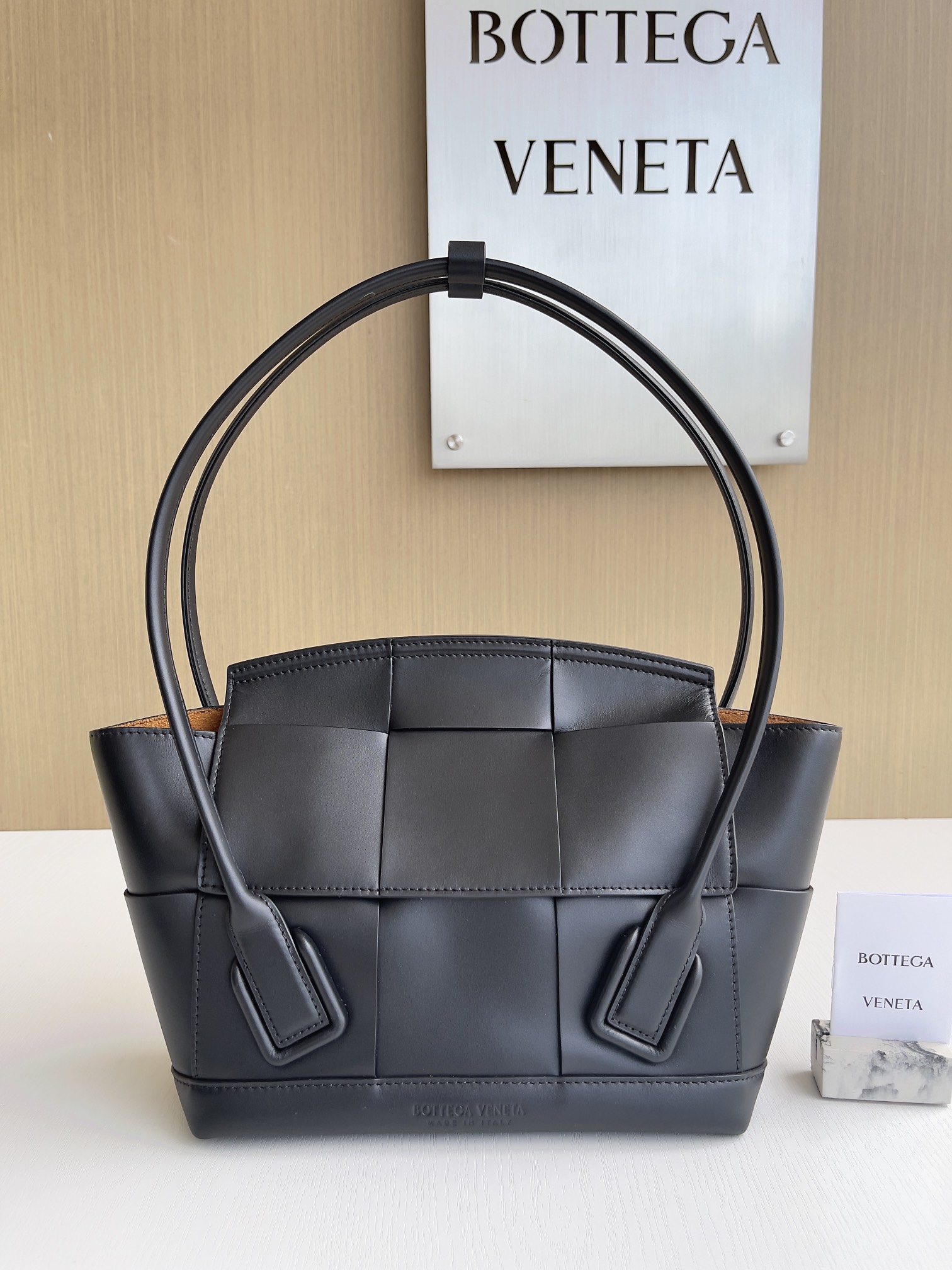 보테가베네타 Bottega Veneta Arco 70013