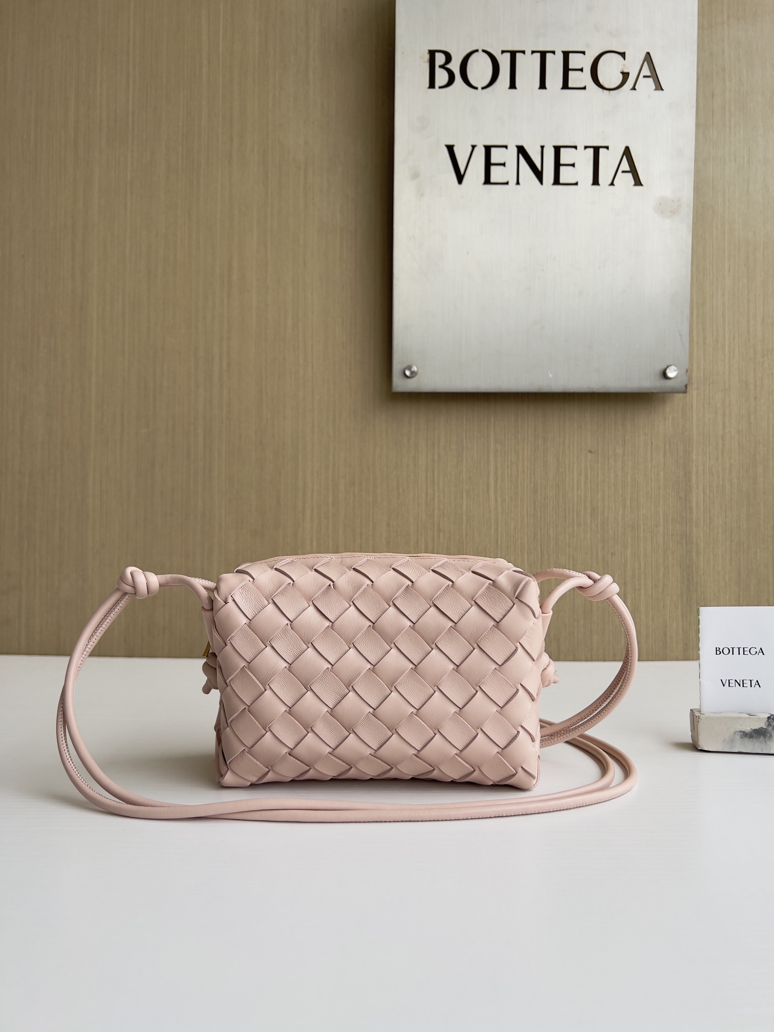 보테가베네타 Bottega Veneta MINI Loop 크로스 백 723547