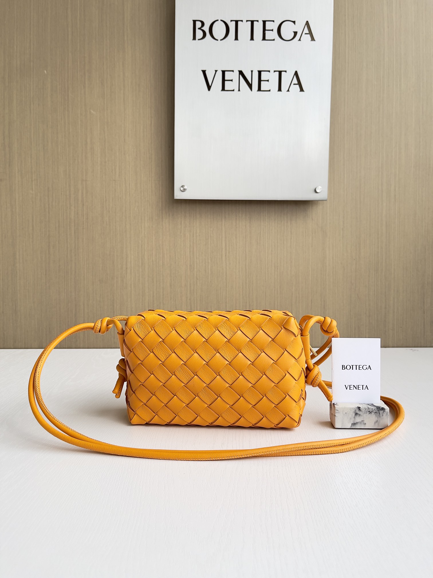 보테가베네타 Bottega Veneta Loop 크로스 백 680254