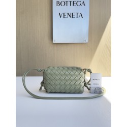 보테가베네타 Bottega Veneta Loop 크로스 백 680254