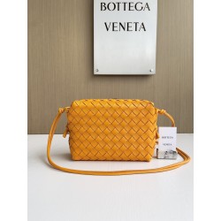 보테가베네타 Bottega Veneta Loop 크로스 백 680255