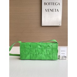 보테가베네타 Bottega Veneta Intrecciato 크로스 백 70136