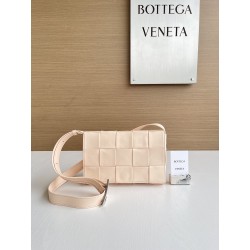 보테가베네타 Bottega Veneta Cassette 크로스 백 667298