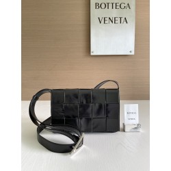 보테가베네타 Bottega Veneta Cassette 크로스 백 667298