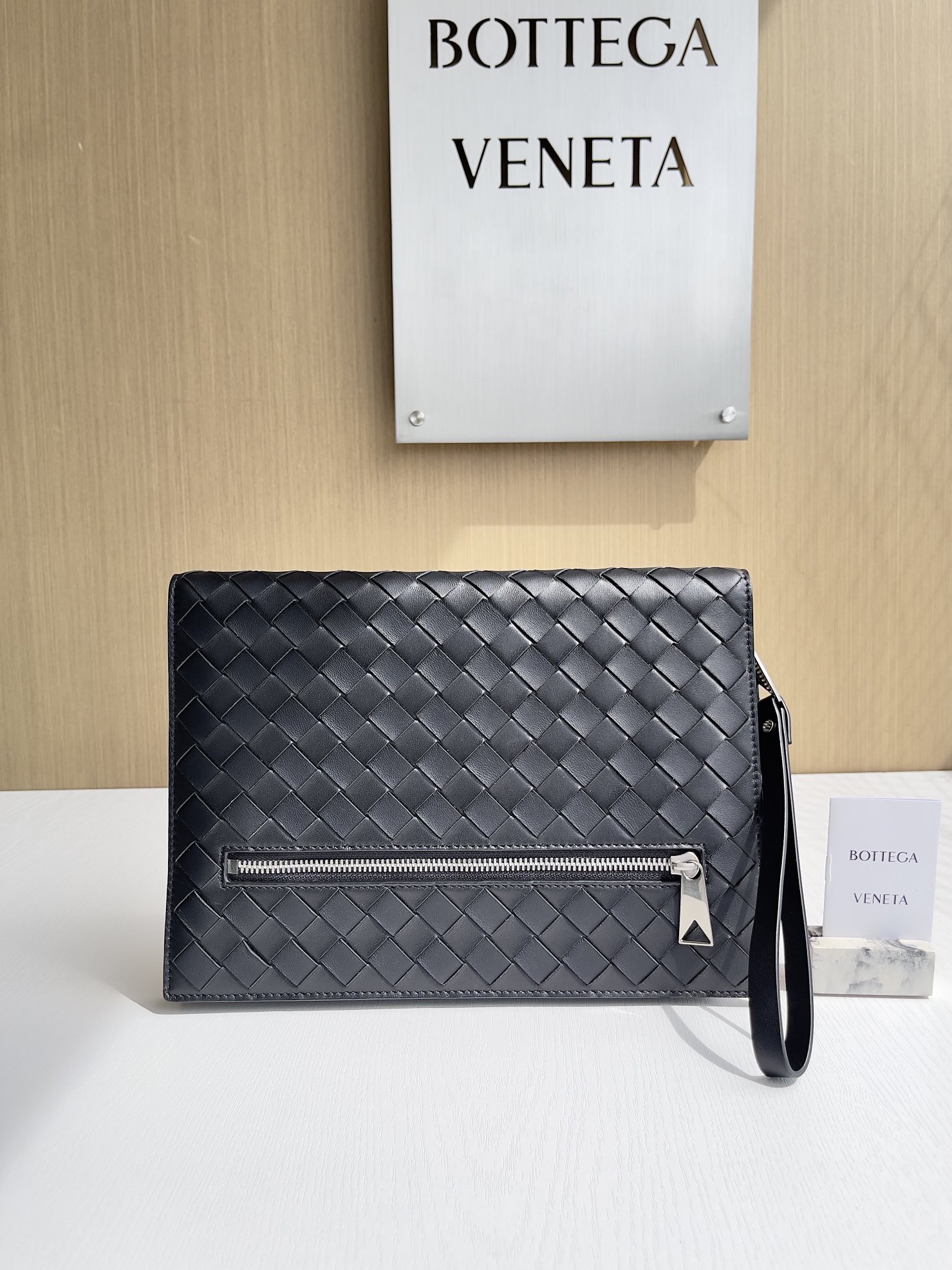 보테가베네타 Bottega Veneta Intrecciato 클러치 693675