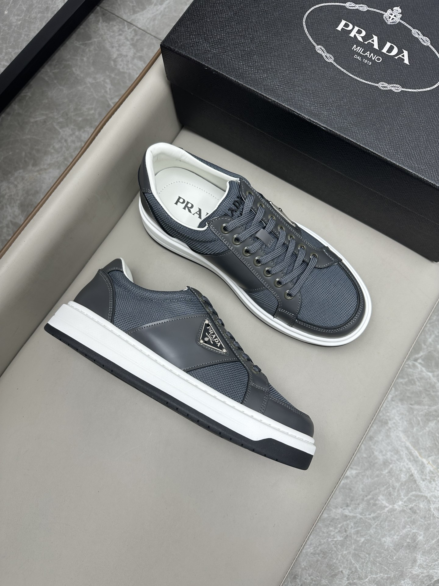 프라다 Prada 스니커즈