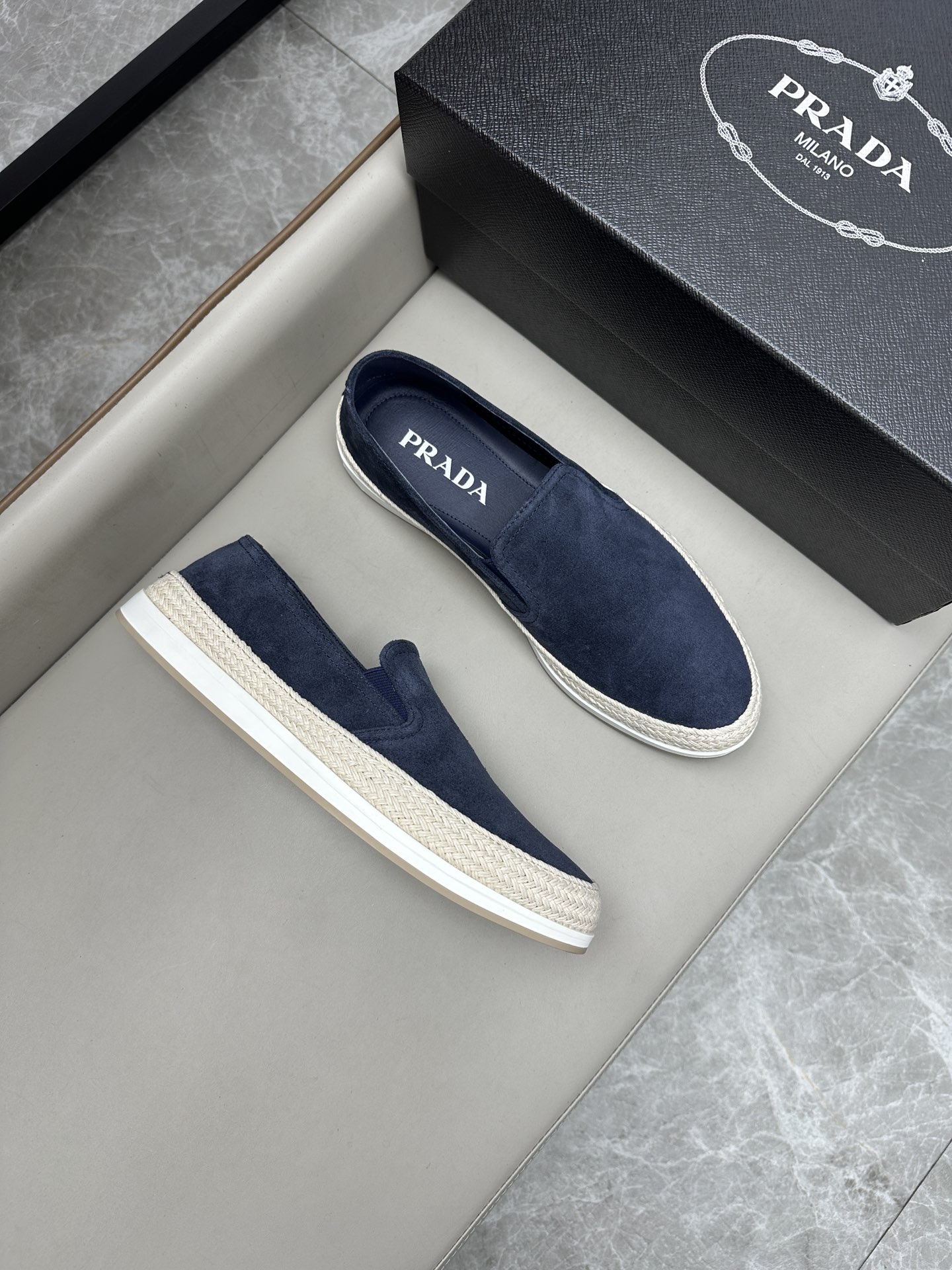 프라다 Prada 로퍼