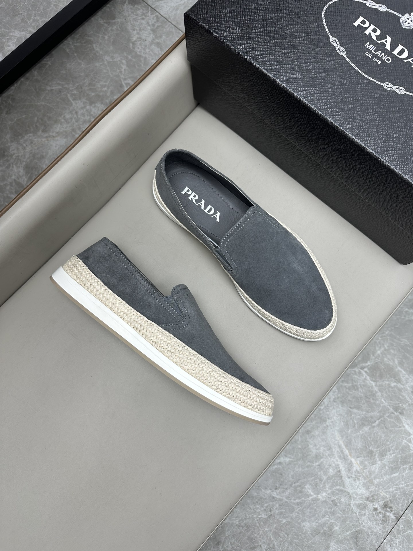 프라다 Prada 로퍼