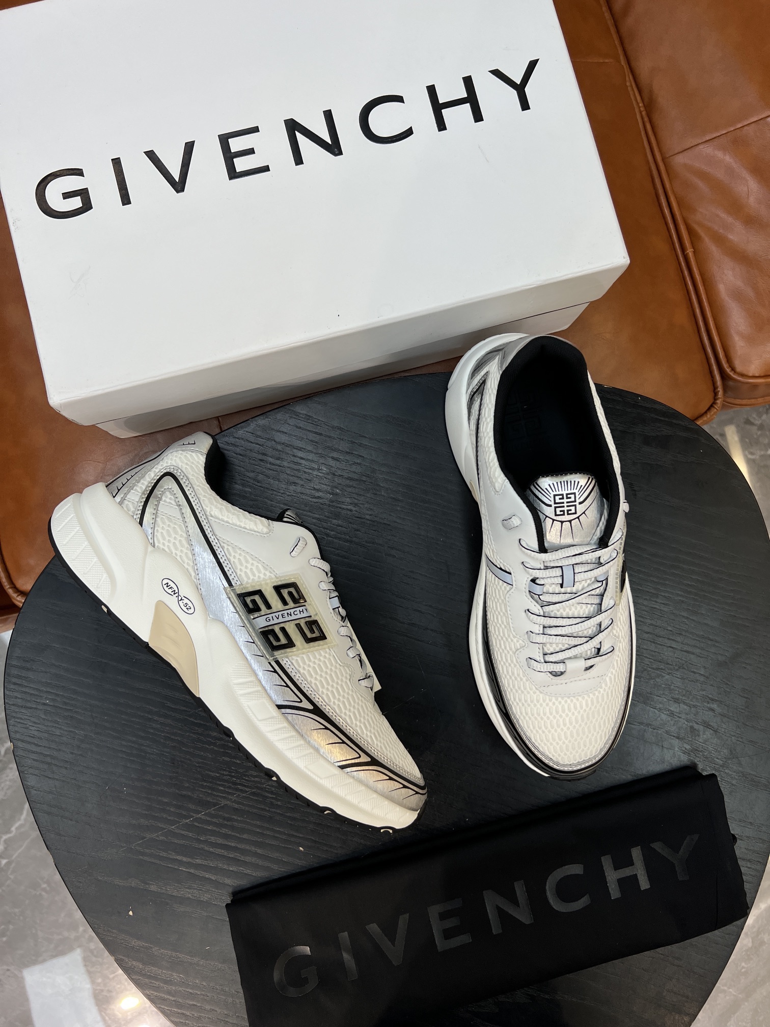 지방시 Givenchy 스니커즈