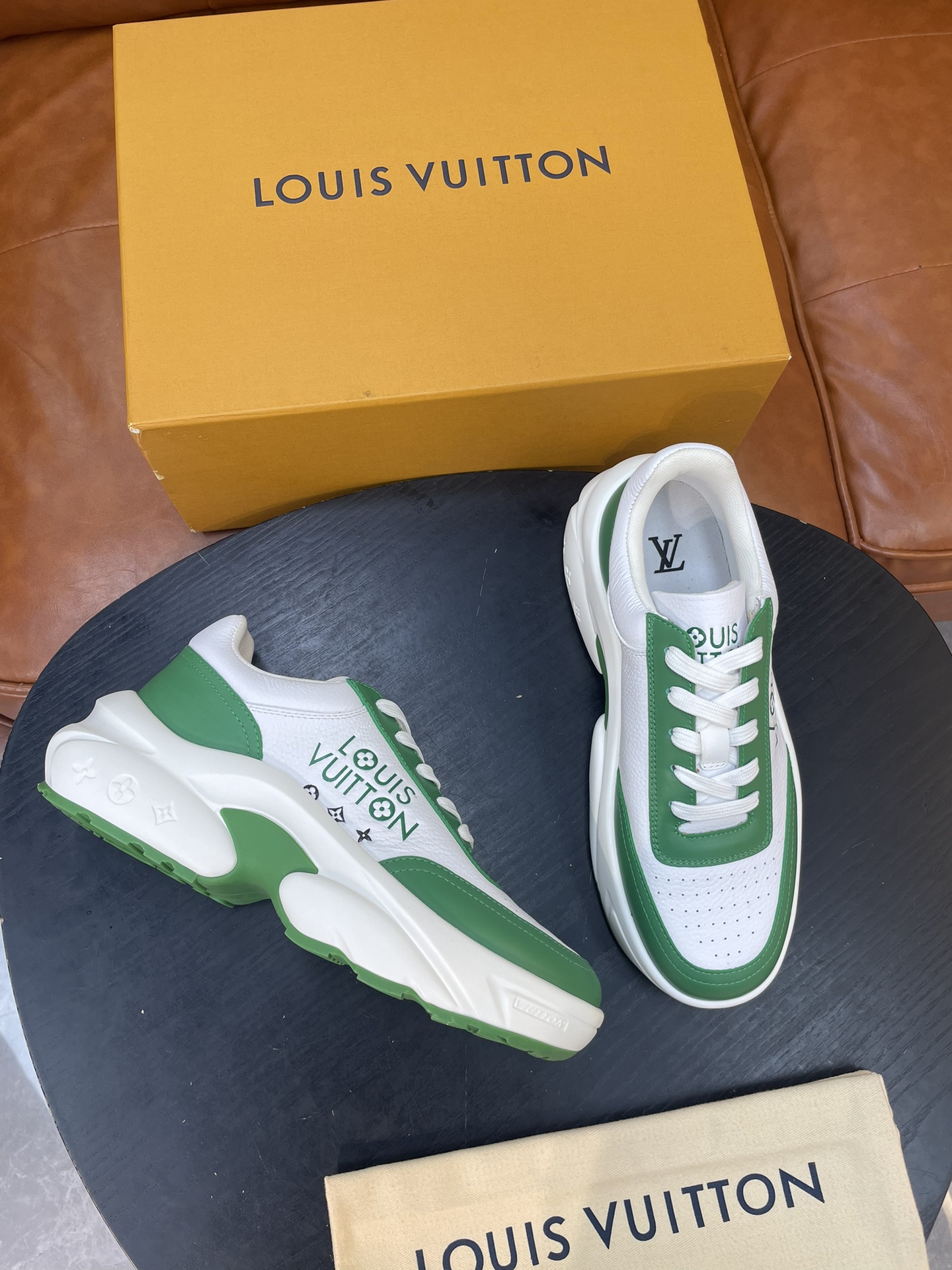 루이비통 Louis Vuitton 스니커즈