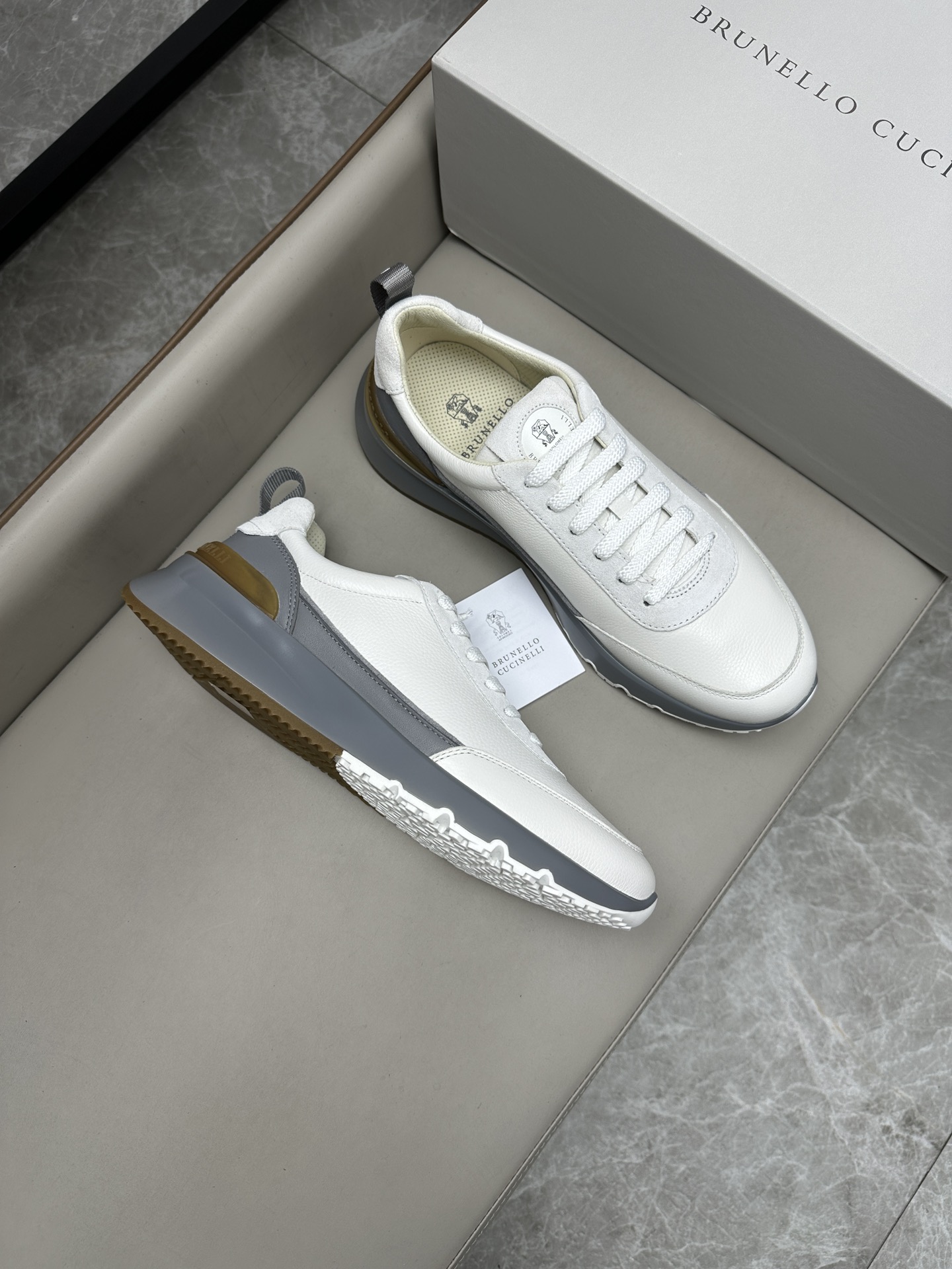 Brunello Cucinelli 스니커즈