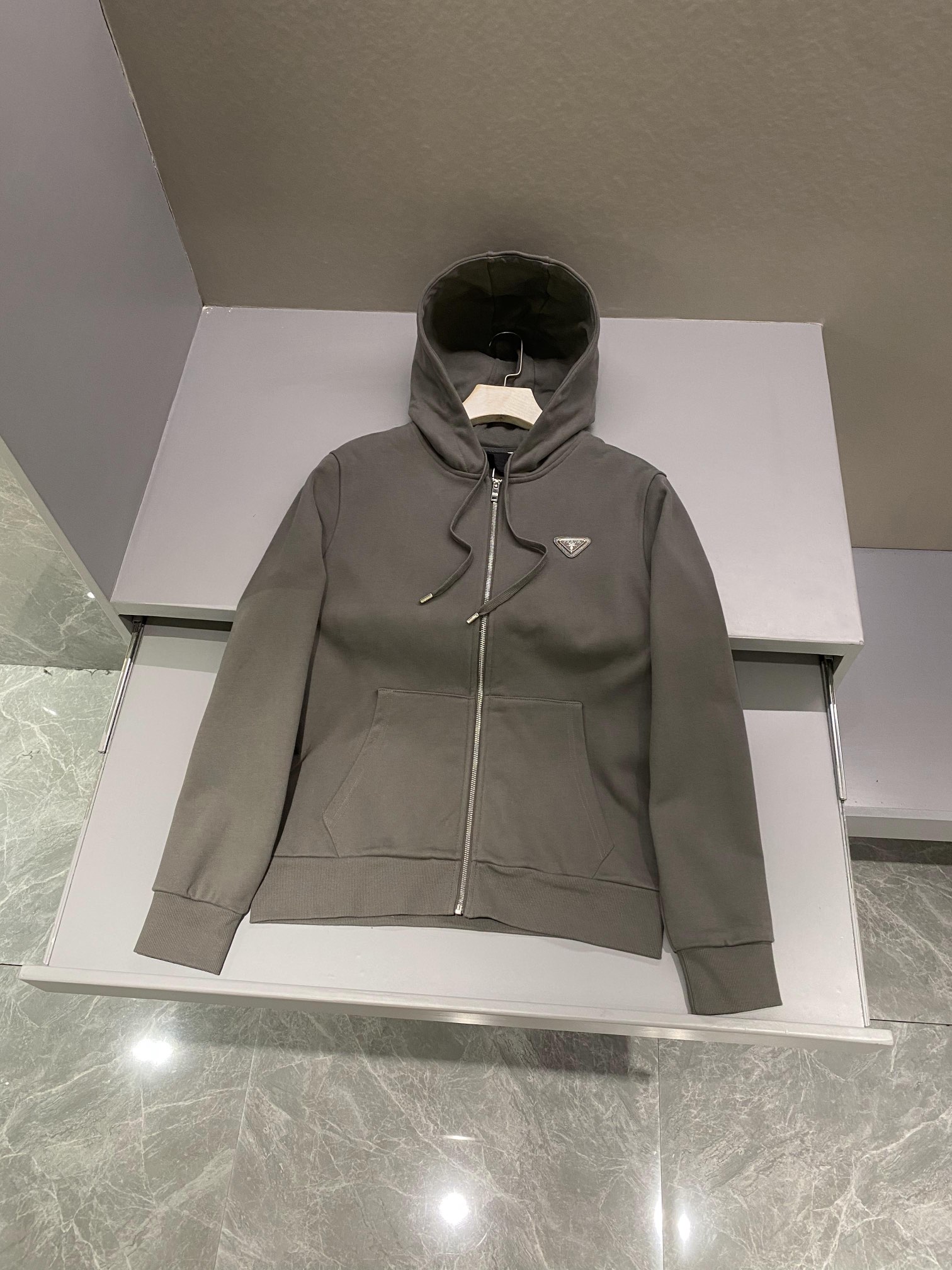 프라다 Prada 후드재킷