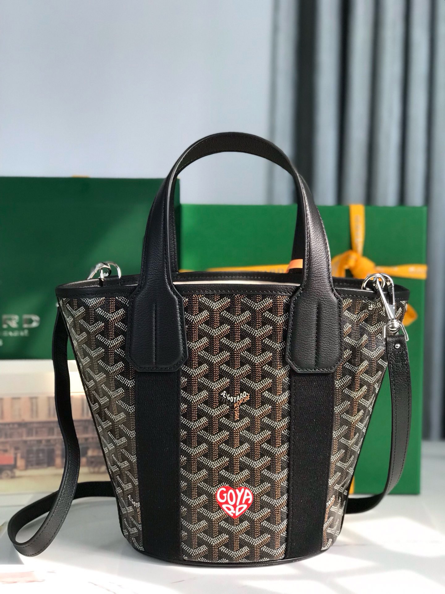 고야드 Goyard Belharra Small 버킷 백