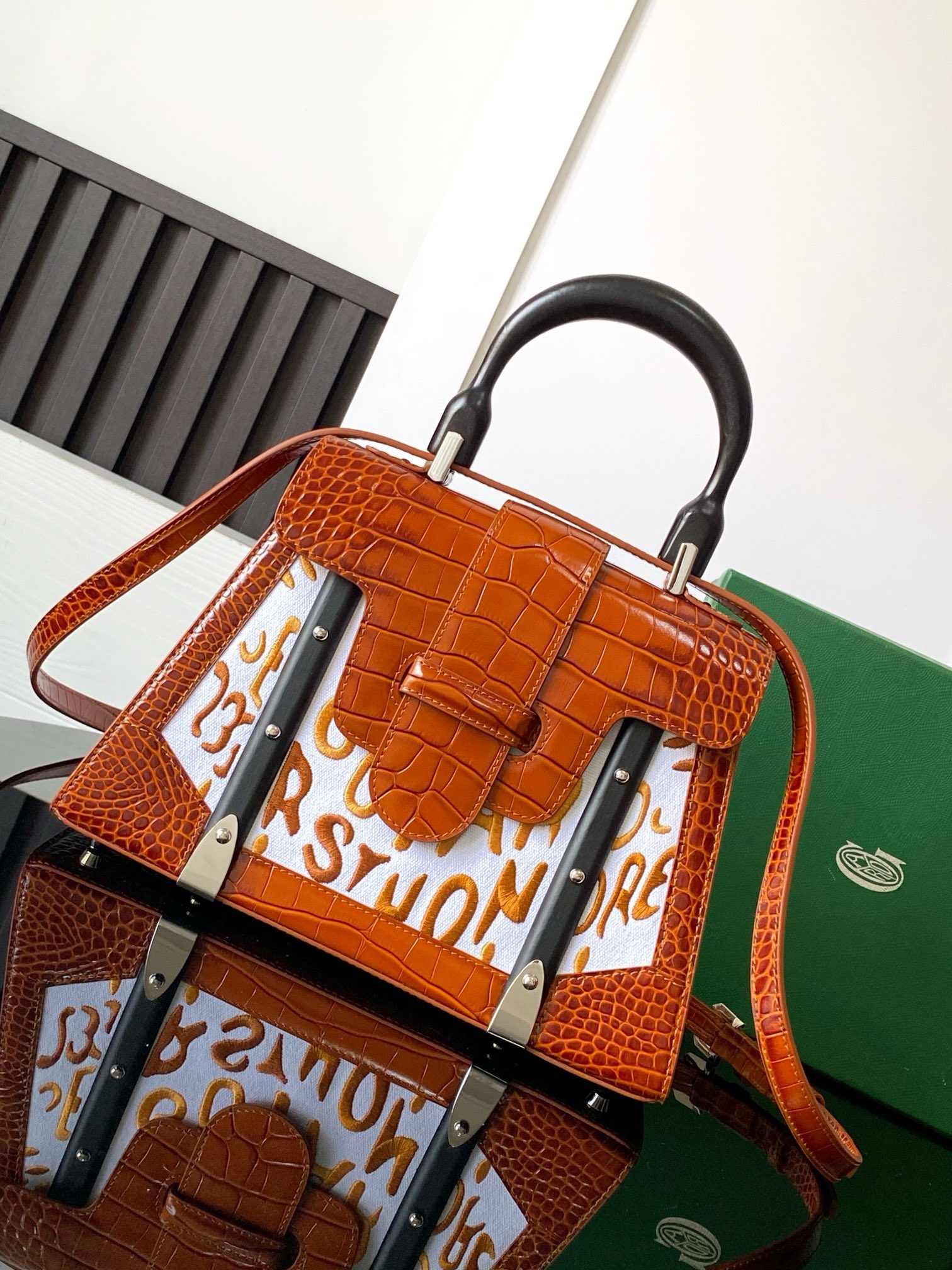 고야드 Goyard Saigon 탑 핸들백 28CM