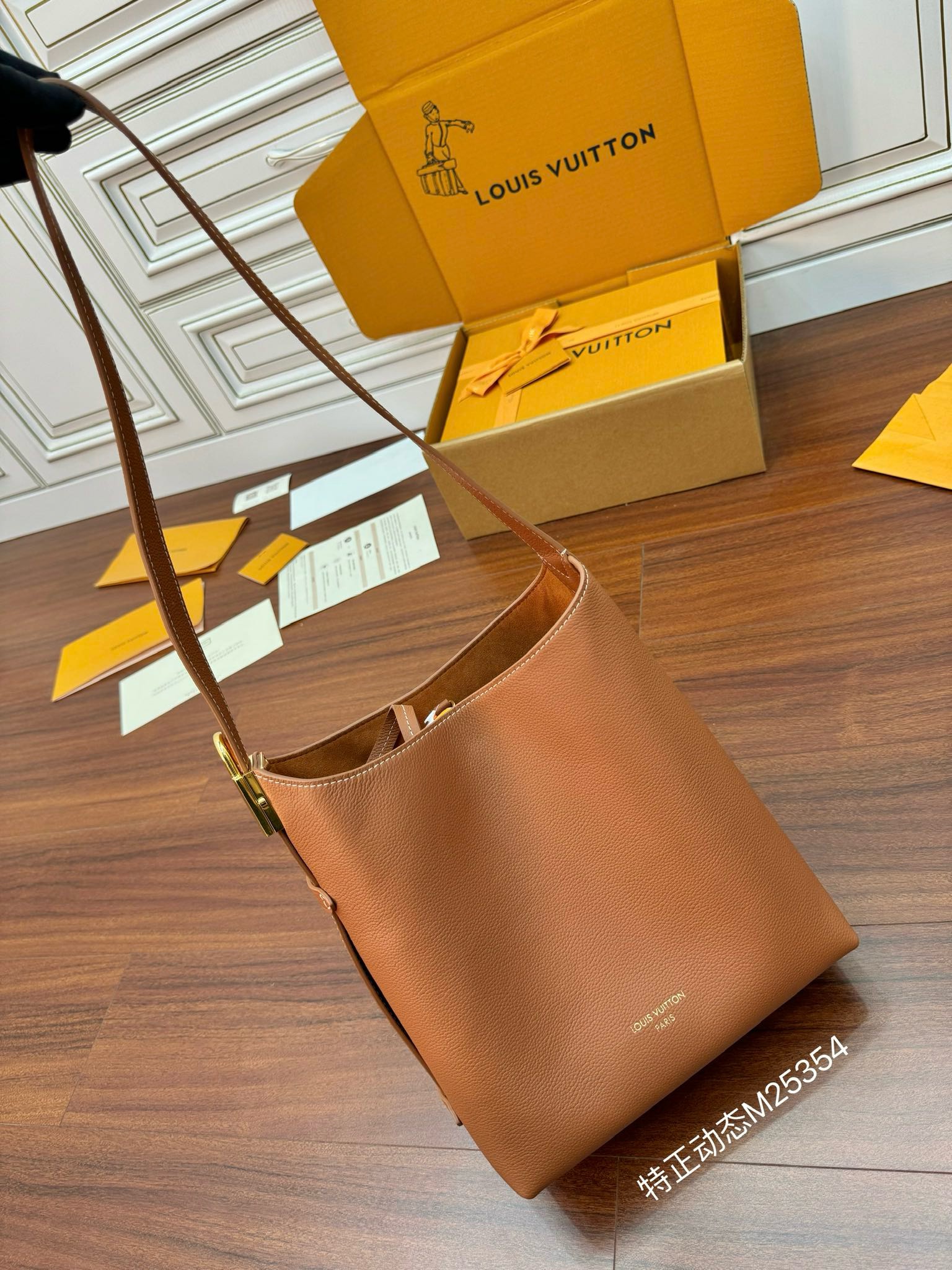 루이비통 Louis Vuitton M25354 버킷 백 24CM