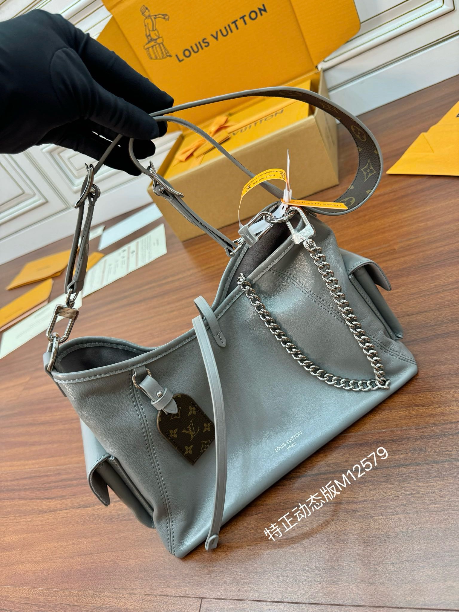 루이비통 Louis Vuitton M12579 CARRYALL CARGO 토트 백 33.5CM