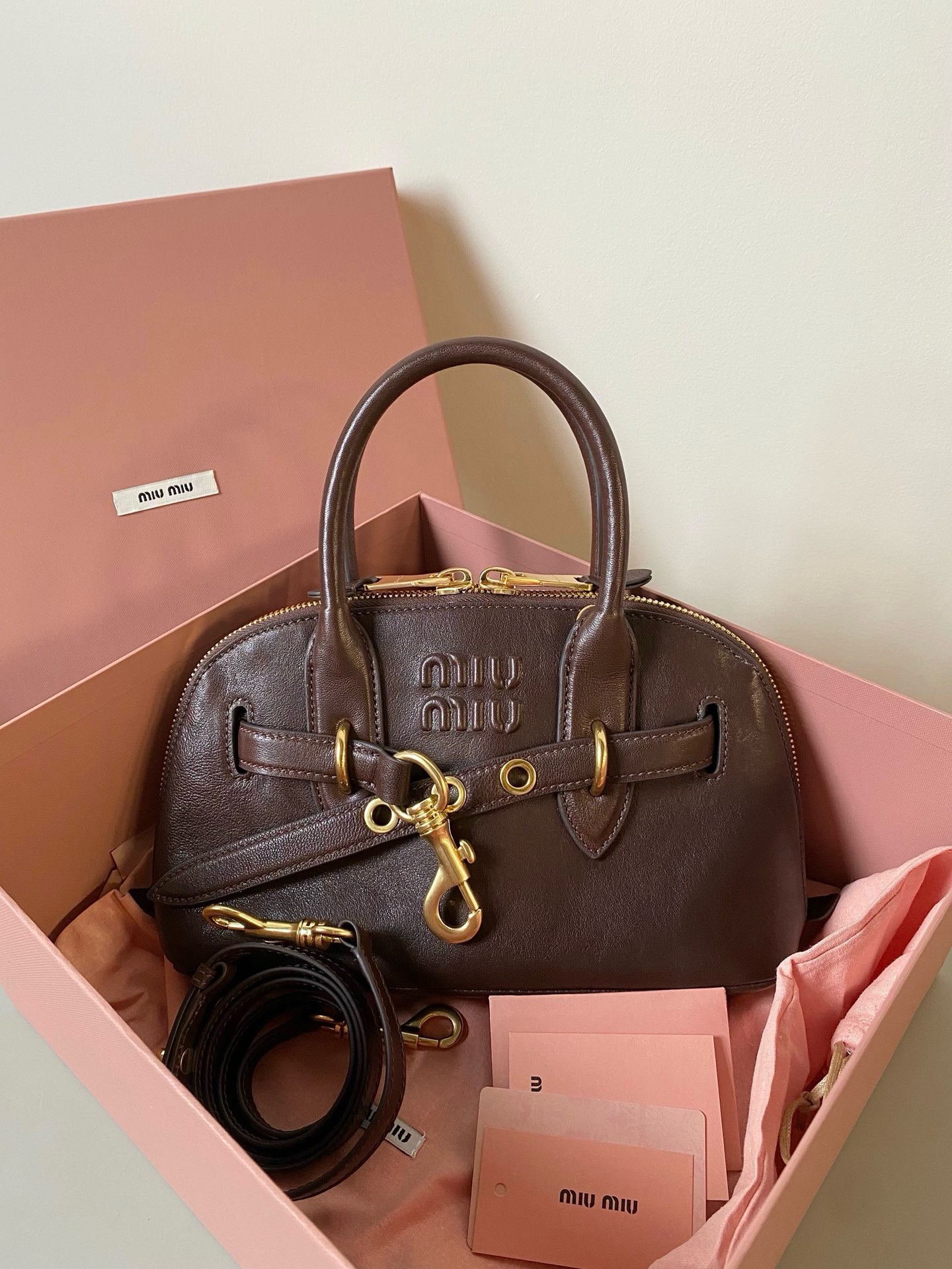 미우 미우 miu miu F0022 탑 핸들백 28CM