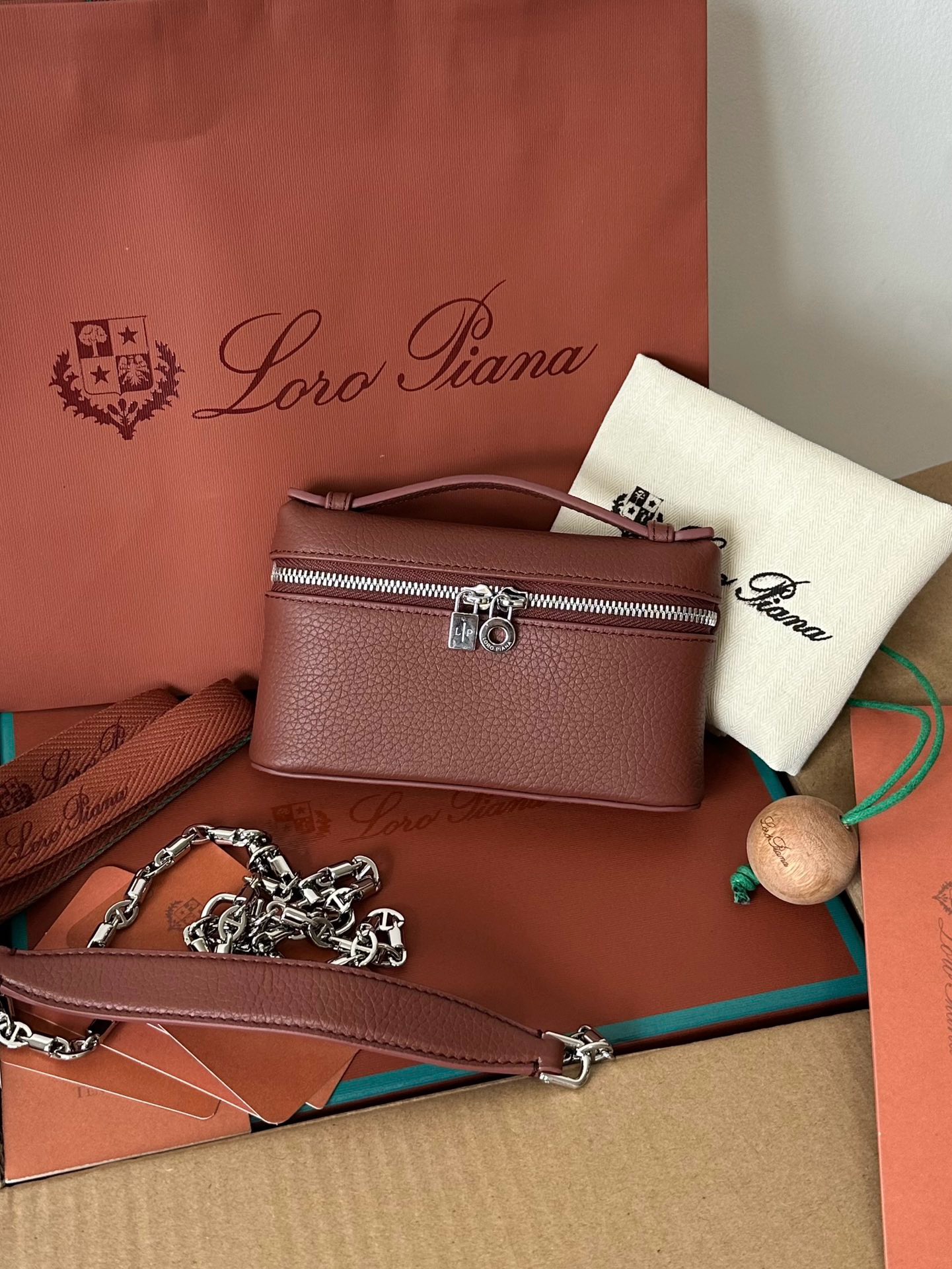 로로 피아나 Loro Piana Mini Pocket L11 미니백 15CM