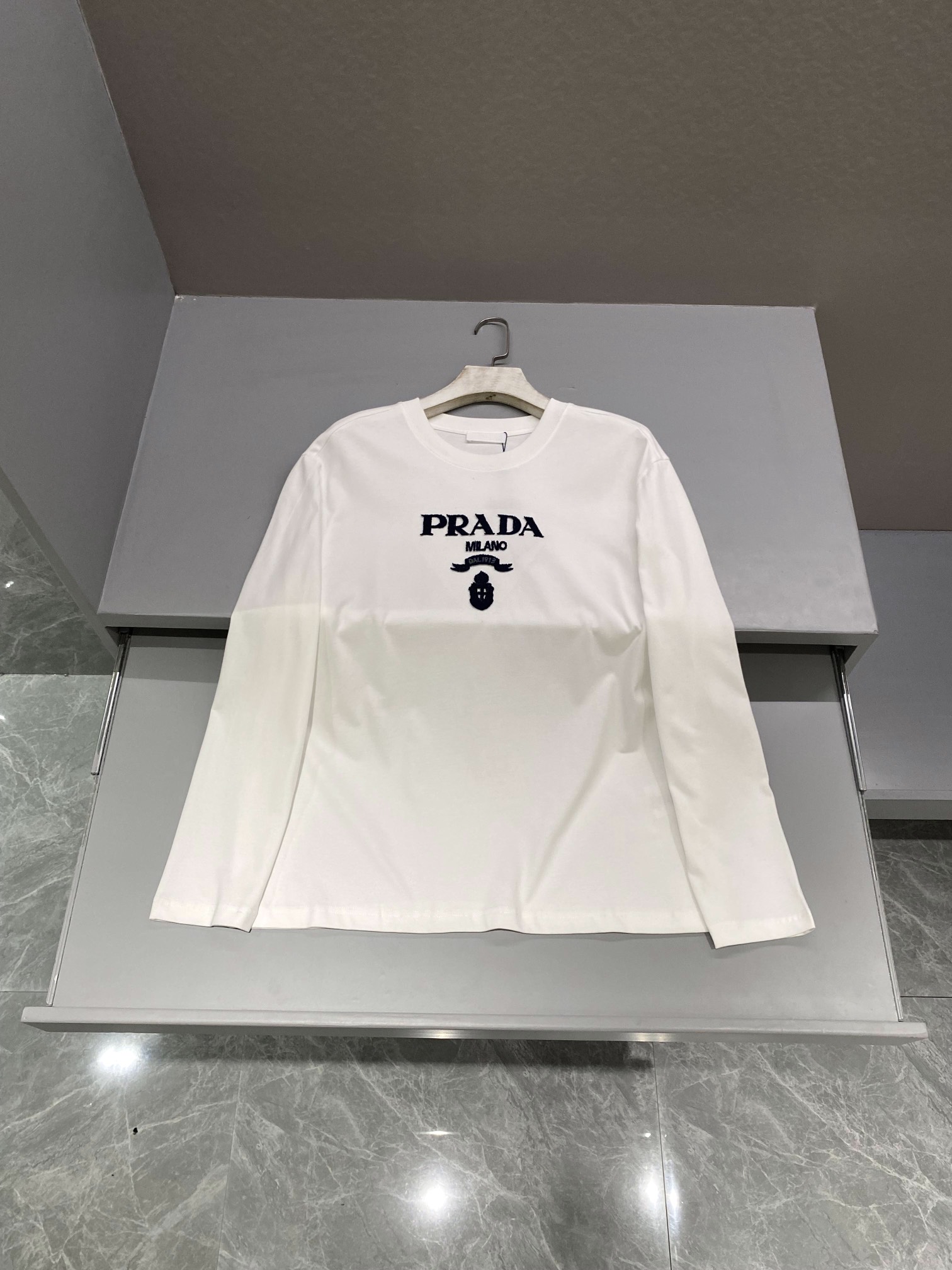 프라다 Prada 긴팔 티셔츠