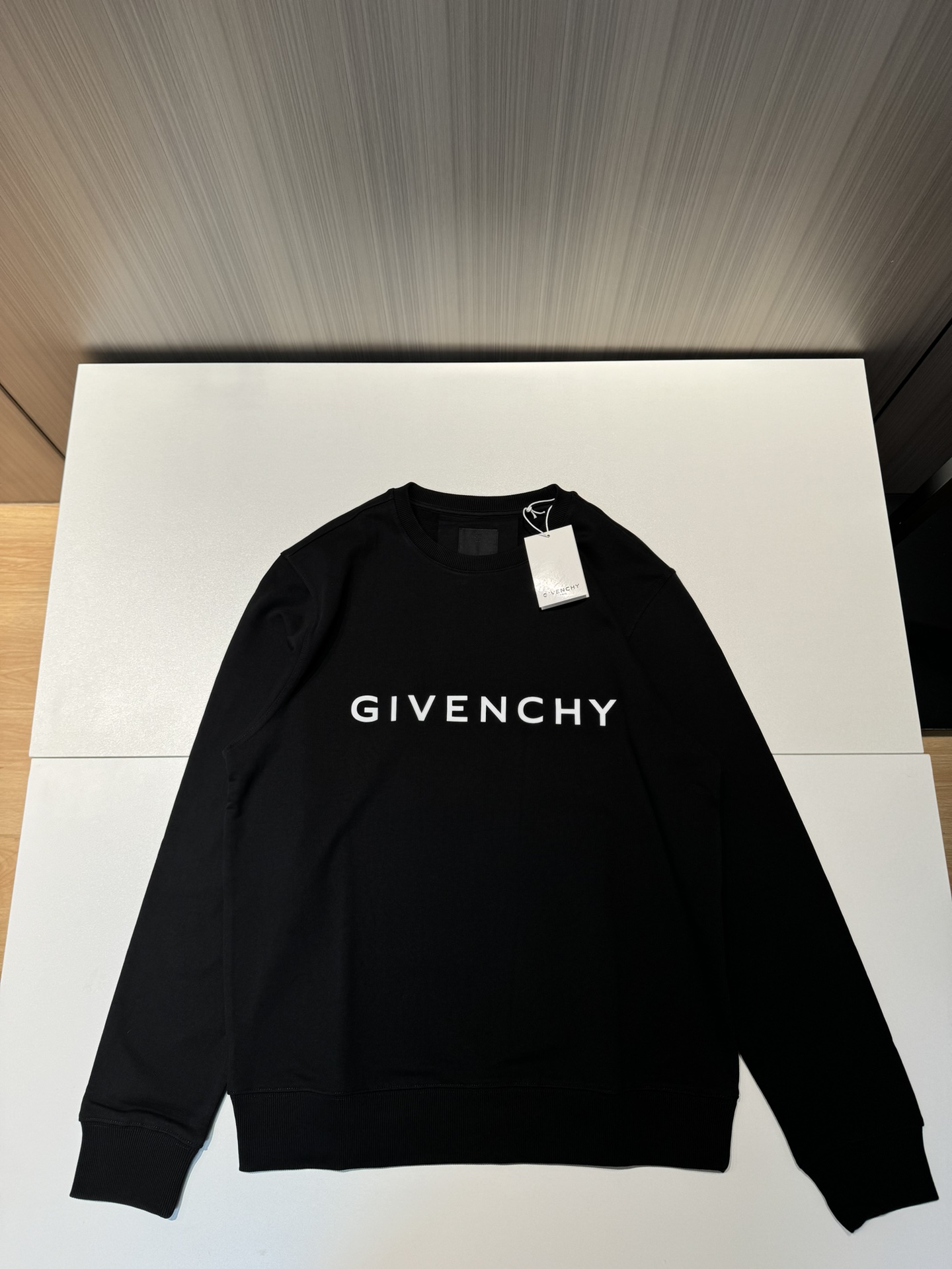 지방시 Givenchy 라운드 맨투맨