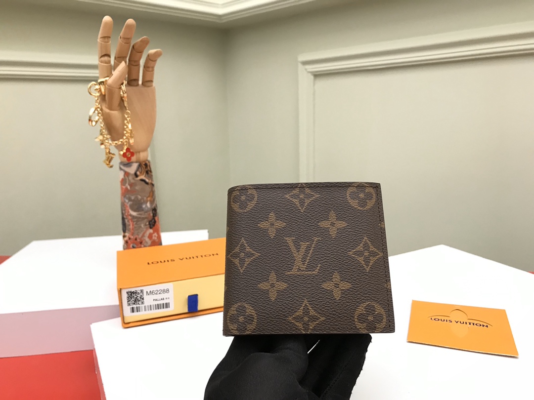 루이비통 Louis Vuitton M62288 지갑 10.5CM