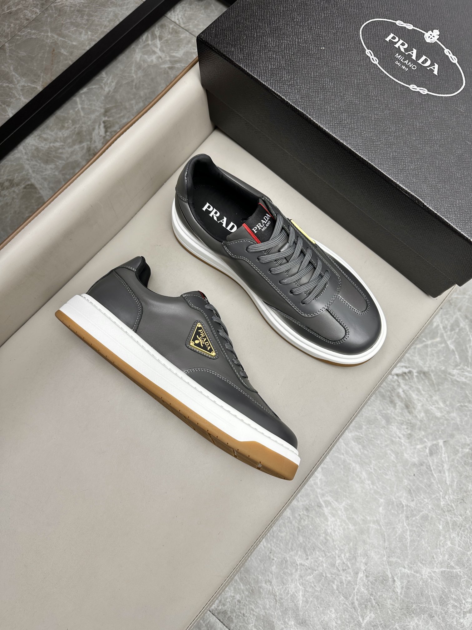 프라다 Prada 스니커즈