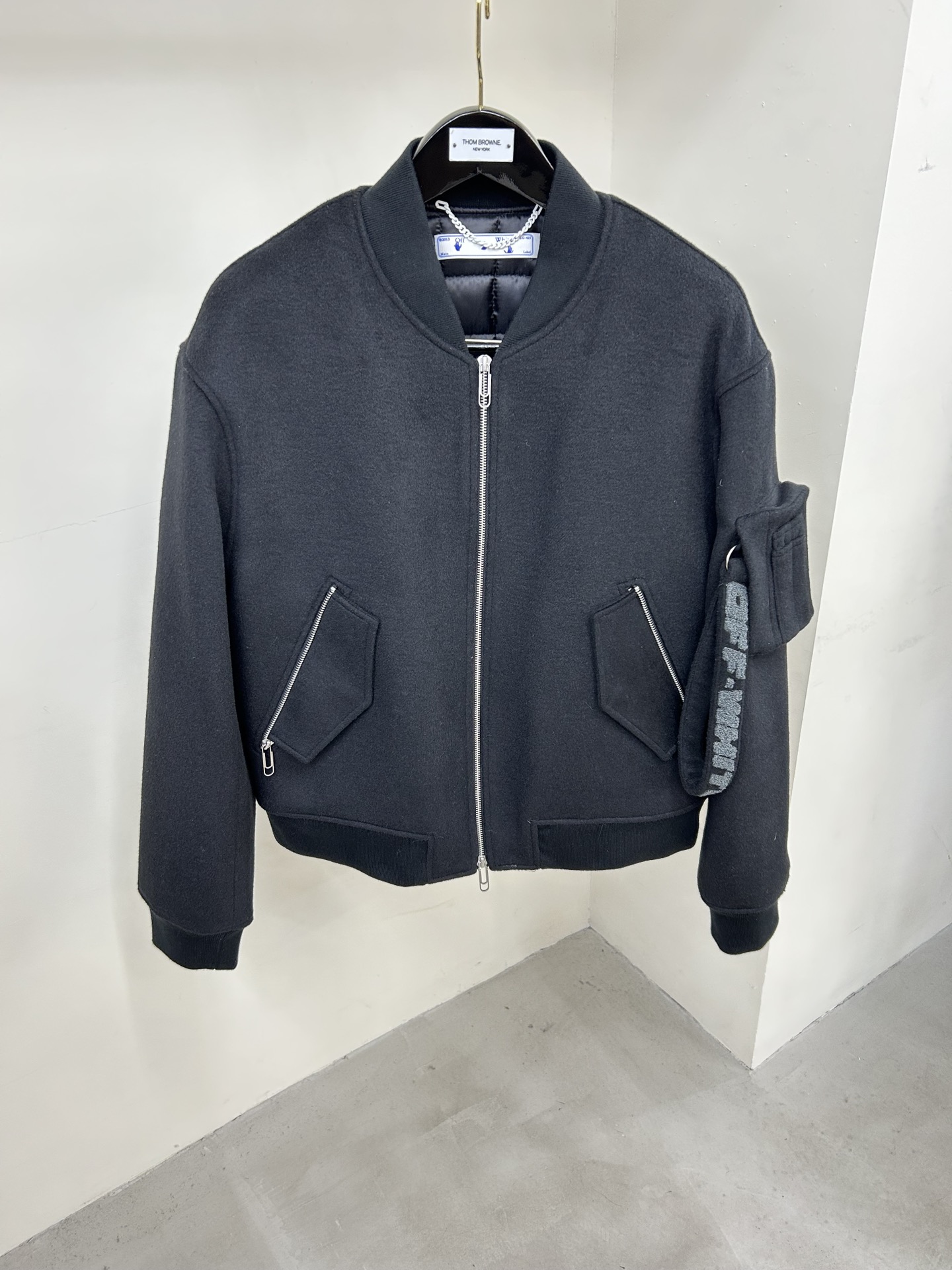 오프화이트 (Off-White) 자켓