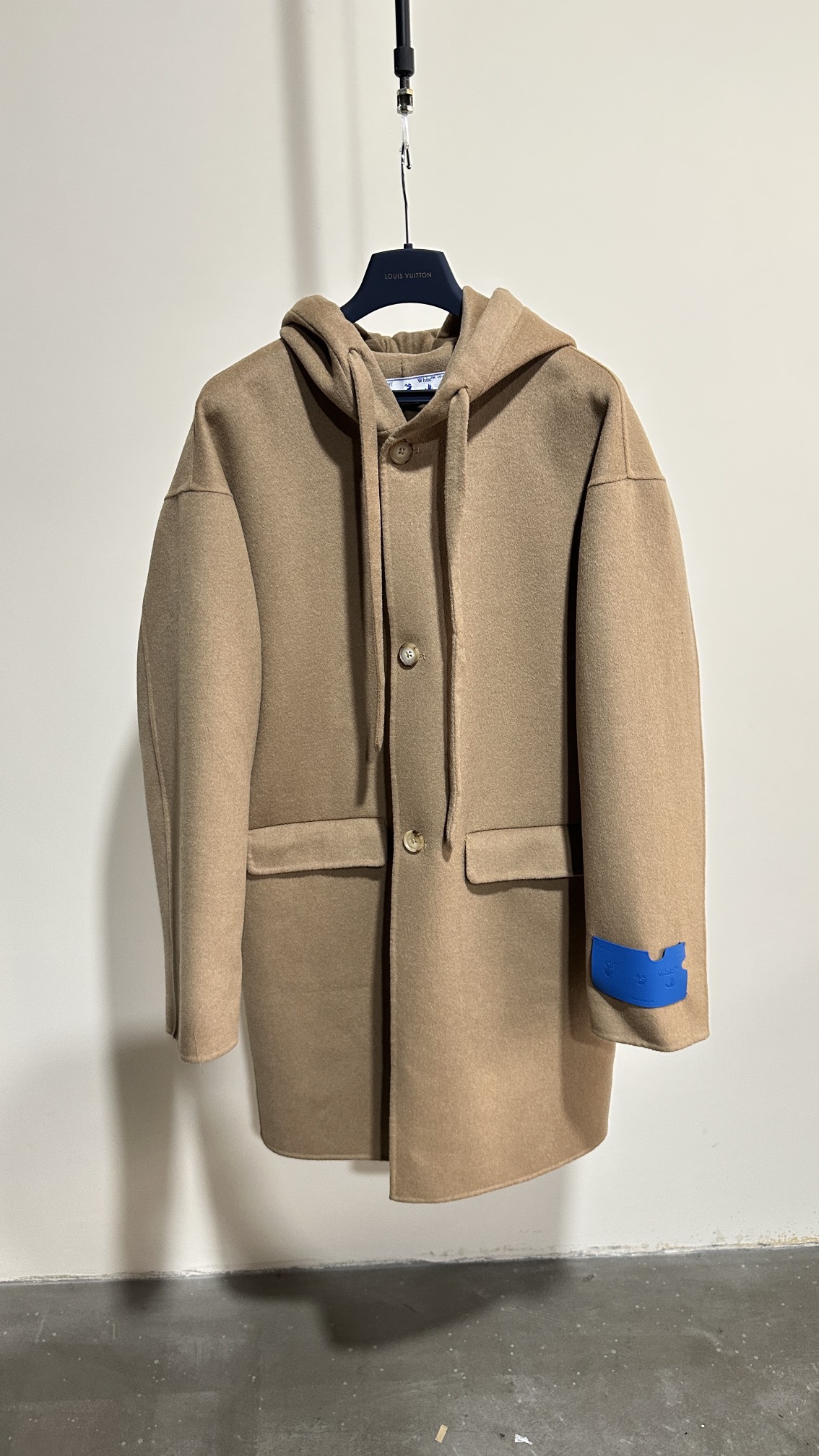 오프화이트 (Off-White) 코트