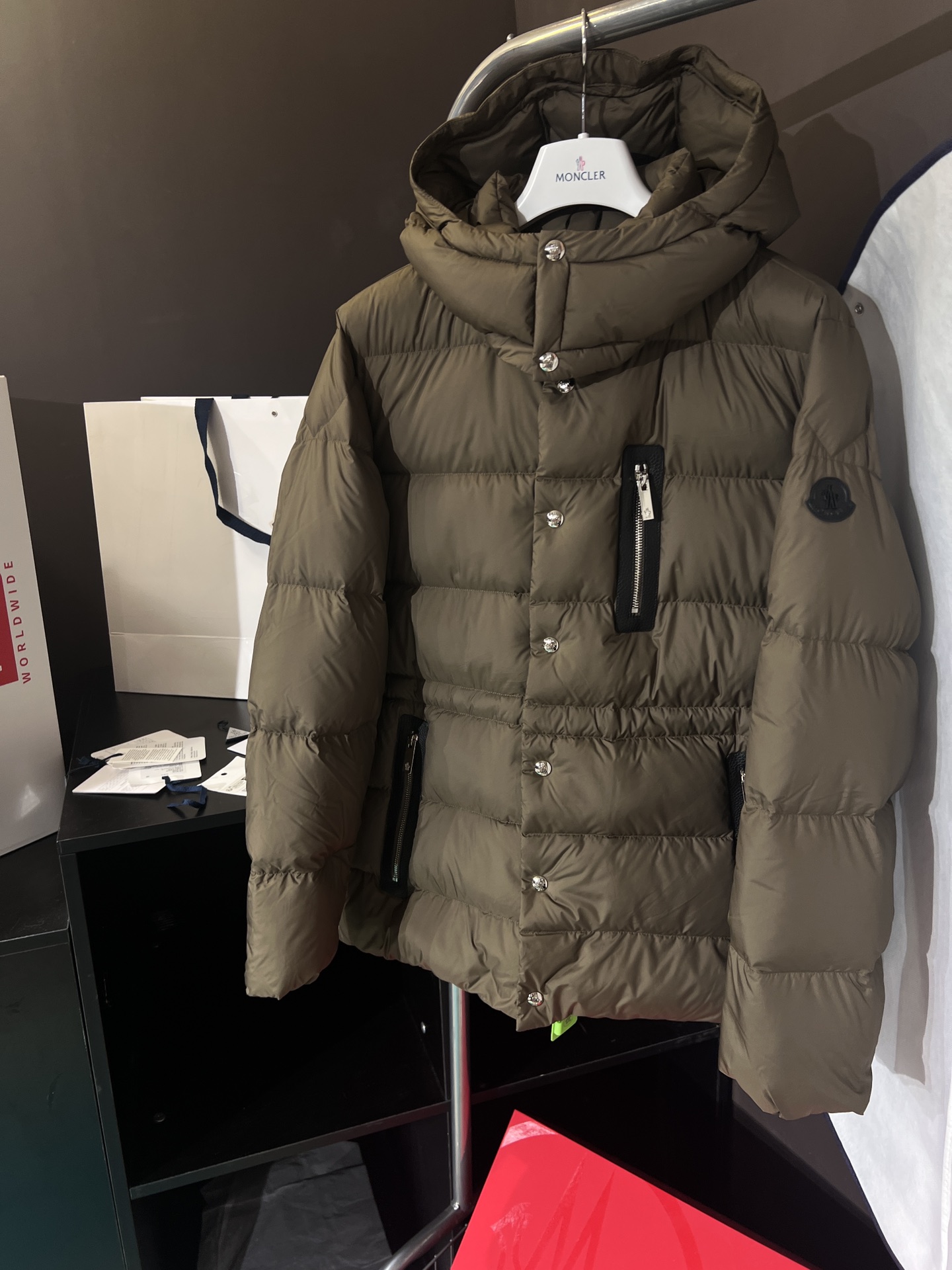 몽클레어 Moncler 패딩