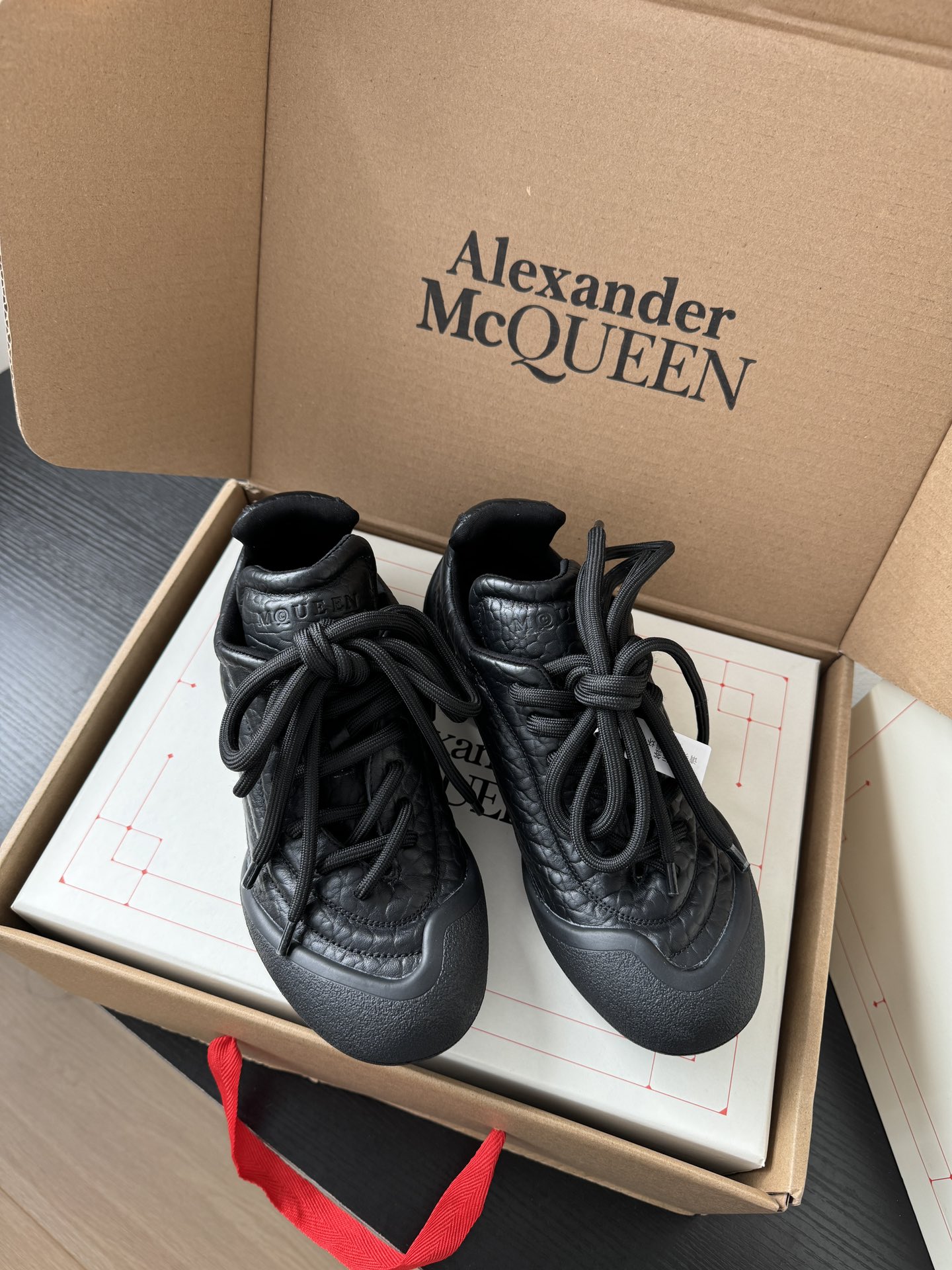 Alexander McQueen 스니커즈