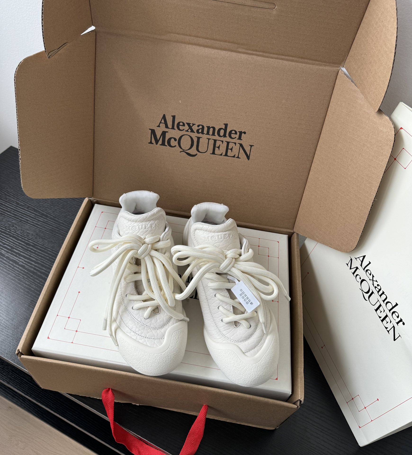 Alexander McQueen 스니커즈